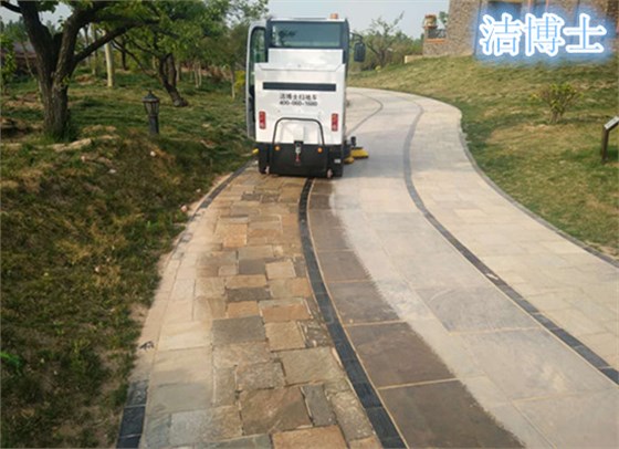 潔博士全封閉電動(dòng)掃地機