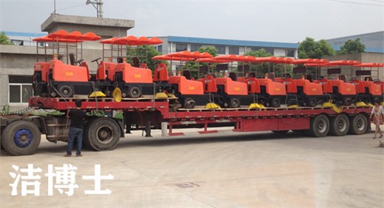 掃地車(chē)發(fā)貨中