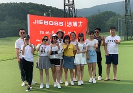 揮越巔峰、縱情果嶺，潔博士冠軍小組鐘山高爾夫體驗之旅