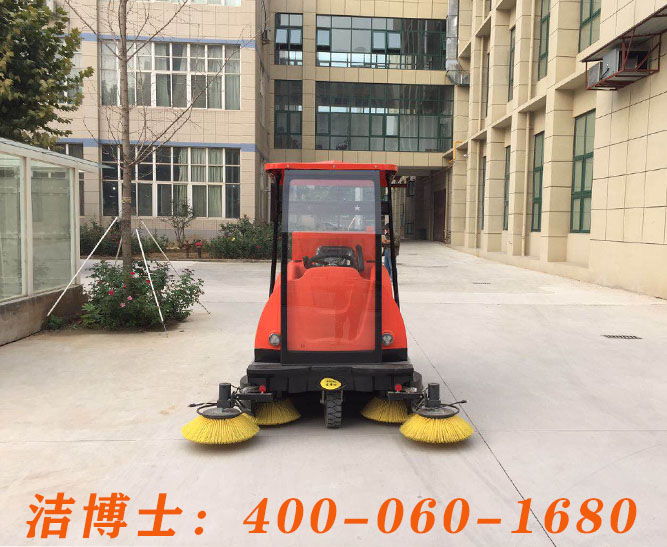 潔博士電動(dòng)掃地車(chē)客戶(hù)案例——河南鄭州奧特制衣有限公司