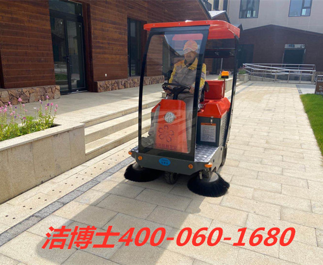 潔博士駕駛掃地機客戶(hù)案例-張家口密苑裕林物業(yè)服務(wù)有限公司