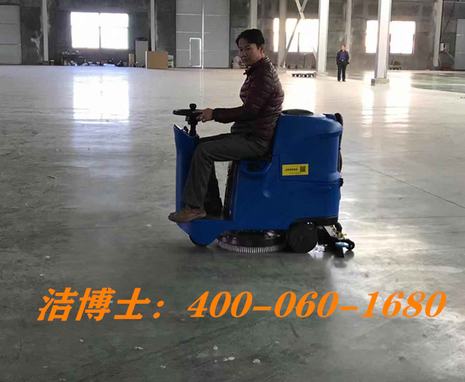 潔博士駕駛掃地機客戶(hù)案例-南寧市殯葬服務(wù)管理處